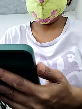Snapshot of illay_love chatting on 04-27-26, 05:49 illay love online show from 04-27-26, 05:49