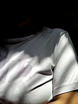 Snapshot of illay_love chatting on 05-12-26, 05:15 illay love online show from 05-12-26, 05:15
