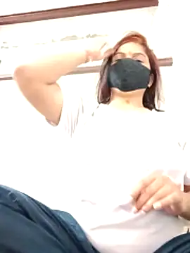 Snapshot of illay_love chatting on 06-07-26, 05:00 illay love online show from 06-07-26, 05:00