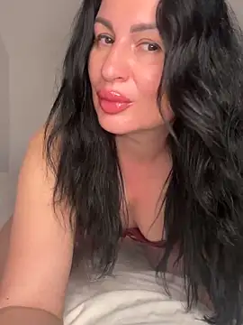 Helena7077 online show from 04-18-26, 10:32