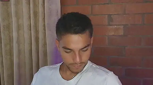 Snapshot of Leandro_valenzuela chatting on 02-03-25, 08:24 Leandro valenzuela online show from 02-03-25, 08:24