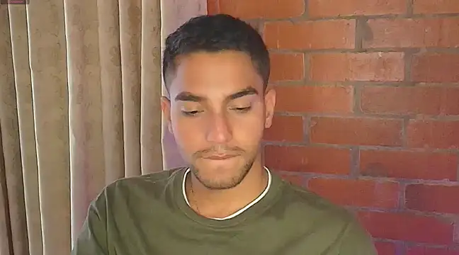 Snapshot of Leandro_valenzuela chatting on 02-04-25, 04:18 Leandro valenzuela online show from 02-04-25, 04:18