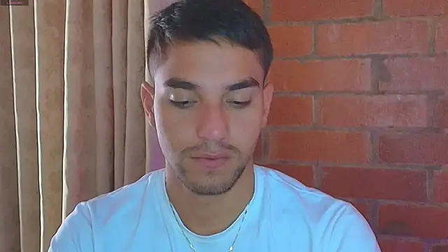 Snapshot of Leandro_valenzuela chatting on 02-05-25, 03:20 Leandro valenzuela online show from 02-05-25, 03:20