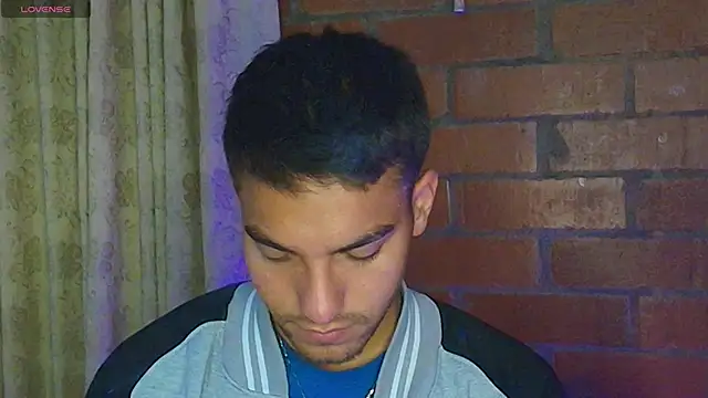 Snapshot of Leandro_valenzuela chatting on 02-07-25, 02:19 Leandro valenzuela online show from 02-07-25, 02:19