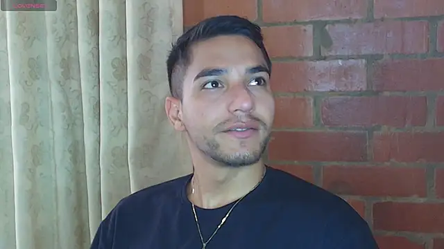 Snapshot of Leandro_valenzuela chatting on 02-10-25, 06:56 Leandro valenzuela online show from 02-10-25, 06:56