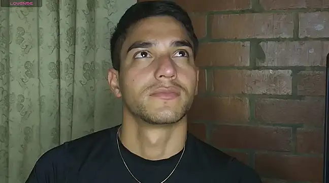 Snapshot of Leandro_valenzuela chatting on 02-13-25, 02:12 Leandro valenzuela online show from 02-13-25, 02:12