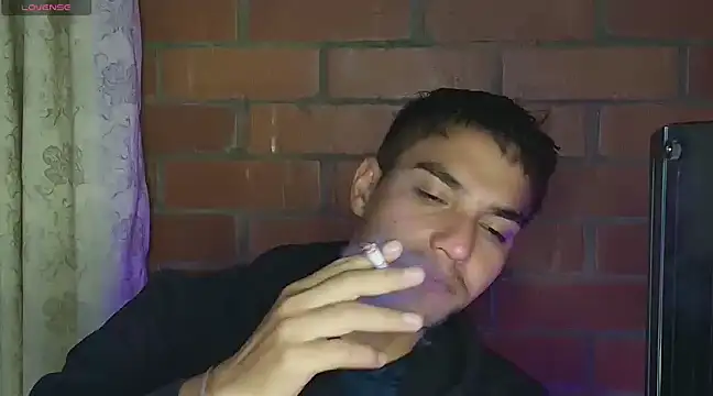 Snapshot of Leandro_valenzuela chatting on 02-14-25, 03:54 Leandro valenzuela online show from 02-14-25, 03:54