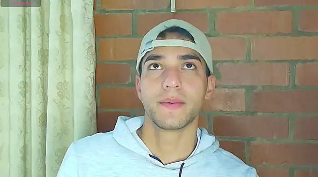 Snapshot of Leandro_valenzuela chatting on 02-20-25, 12:15 Leandro valenzuela online show from 02-20-25, 12:15