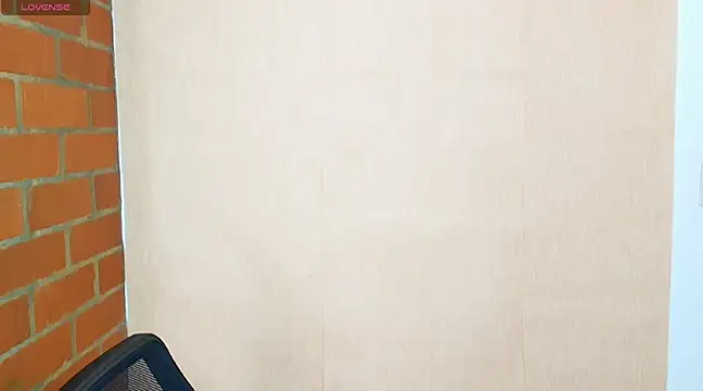 Snapshot of Leandro_valenzuela chatting on 02-28-25, 02:09 Leandro valenzuela online show from 02-28-25, 02:09