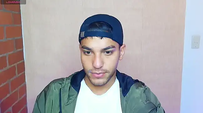 Snapshot of Leandro_valenzuela chatting on 03-03-25, 02:48 Leandro valenzuela online show from 03-03-25, 02:48