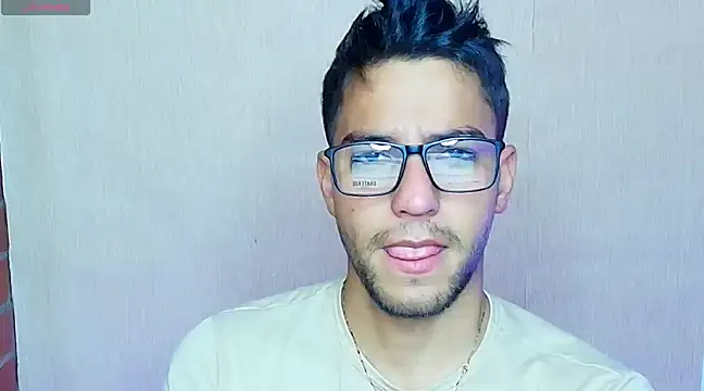 Snapshot of Leandro_valenzuela chatting on 03-04-25, 09:54 Leandro valenzuela online show from 03-04-25, 09:54