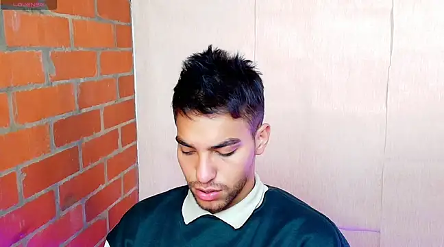 Snapshot of Leandro_valenzuela chatting on 03-06-25, 03:35 Leandro valenzuela online show from 03-06-25, 03:35