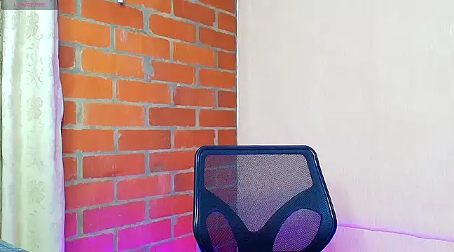 Snapshot of Leandro_valenzuela chatting on 03-06-25, 10:36 Leandro valenzuela online show from 03-06-25, 10:36