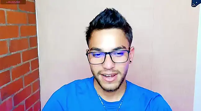 Snapshot of Leandro_valenzuela chatting on 03-12-25, 09:03 Leandro valenzuela online show from 03-12-25, 09:03