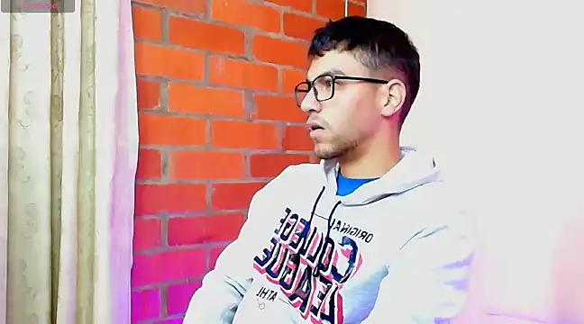 Snapshot of Leandro_valenzuela chatting on 03-18-25, 02:26 Leandro valenzuela online show from 03-18-25, 02:26