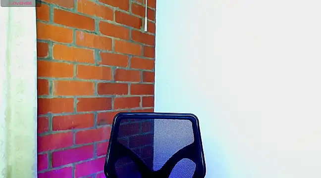 Snapshot of Leandro_valenzuela chatting on 03-21-25, 11:12 Leandro valenzuela online show from 03-21-25, 11:12