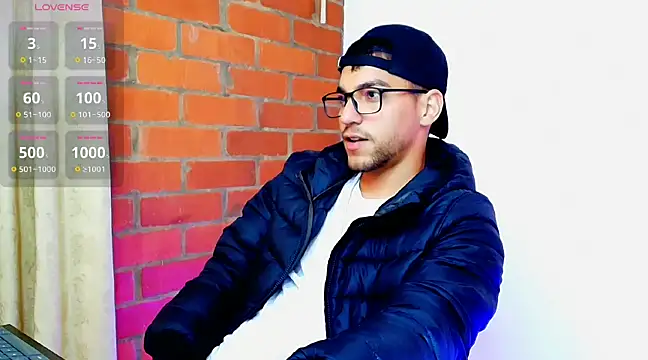 Snapshot of Leandro_valenzuela chatting on 03-21-25, 02:18 Leandro valenzuela online show from 03-21-25, 02:18