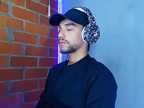 Snapshot of Leandro_valenzuela chatting on 09-15-25, 09:31 Leandro valenzuela online show from 09-15-25, 09:31