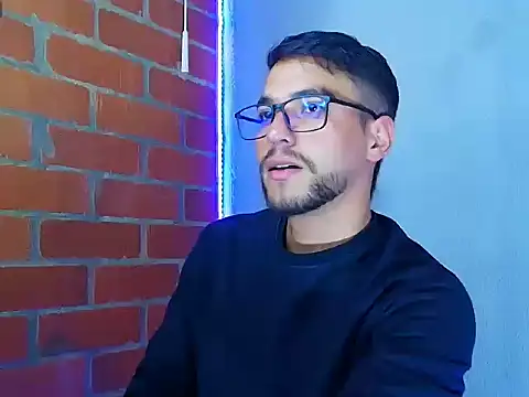 Snapshot of Leandro_valenzuela chatting on 09-15-25, 09:59 Leandro valenzuela online show from 09-15-25, 09:59