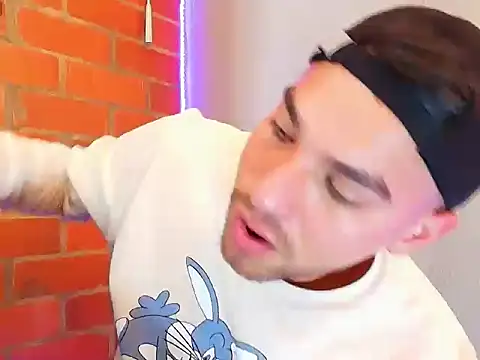 Snapshot of Leandro_valenzuela chatting on 09-19-25, 09:04 Leandro valenzuela online show from 09-19-25, 09:04