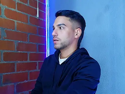 Snapshot of Leandro_valenzuela chatting on 09-21-25, 01:07 Leandro valenzuela online show from 09-21-25, 01:07