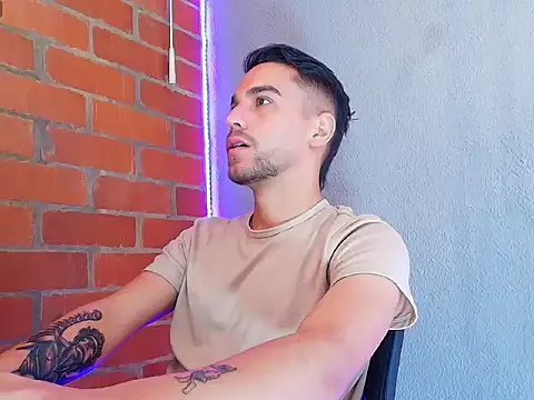 Snapshot of Leandro_valenzuela chatting on 09-24-25, 04:10 Leandro valenzuela online show from 09-24-25, 04:10