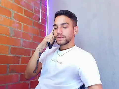 Snapshot of Leandro_valenzuela chatting on 10-02-25, 06:04 Leandro valenzuela online show from 10-02-25, 06:04