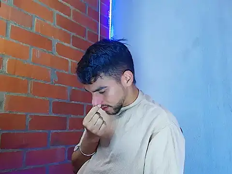 Snapshot of Leandro_valenzuela chatting on 10-07-25, 04:04 Leandro valenzuela online show from 10-07-25, 04:04