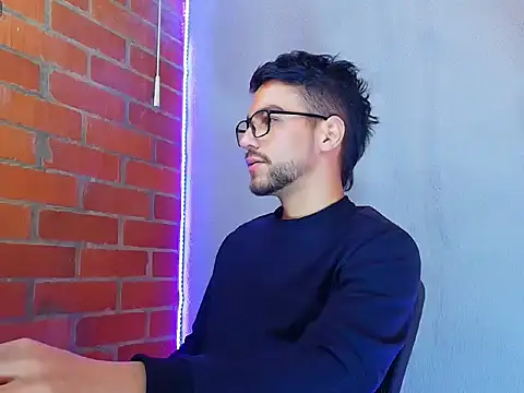 Snapshot of Leandro_valenzuela chatting on 10-08-25, 06:49 Leandro valenzuela online show from 10-08-25, 06:49