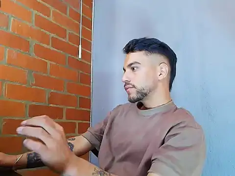 Snapshot of Leandro_valenzuela chatting on 10-10-25, 06:40 Leandro valenzuela online show from 10-10-25, 06:40