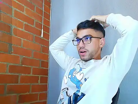 Snapshot of Leandro_valenzuela chatting on 10-12-25, 08:41 Leandro valenzuela online show from 10-12-25, 08:41