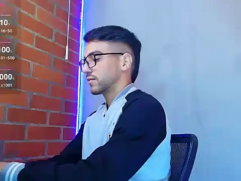 Snapshot of Leandro_valenzuela chatting on 10-13-25, 03:12 Leandro valenzuela online show from 10-13-25, 03:12