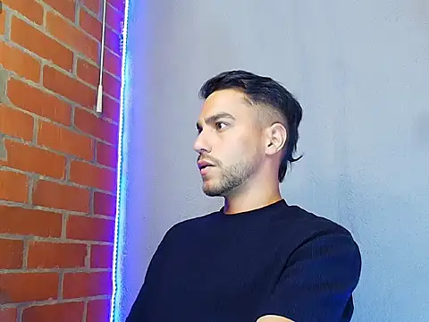 Snapshot of Leandro_valenzuela chatting on 10-15-25, 09:48 Leandro valenzuela online show from 10-15-25, 09:48