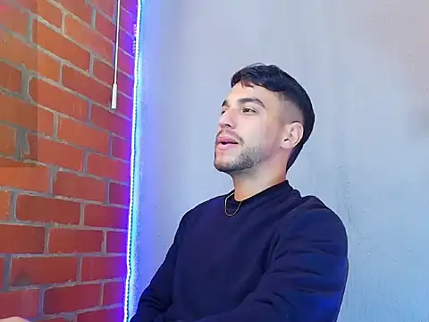 Snapshot of Leandro_valenzuela chatting on 10-16-25, 05:03 Leandro valenzuela online show from 10-16-25, 05:03