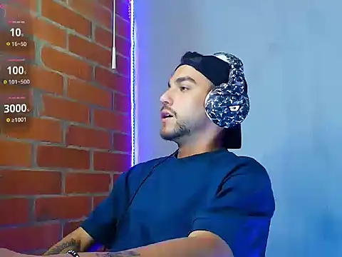 Snapshot of Leandro_valenzuela chatting on 10-25-25, 10:23 Leandro valenzuela online show from 10-25-25, 10:23