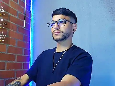 Snapshot of Leandro_valenzuela chatting on 10-29-25, 03:20 Leandro valenzuela online show from 10-29-25, 03:20