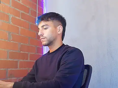 Snapshot of Leandro_valenzuela chatting on 11-07-25, 04:07 Leandro valenzuela online show from 11-07-25, 04:07