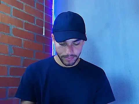 Snapshot of Leandro_valenzuela chatting on 11-12-25, 06:41 Leandro valenzuela online show from 11-12-25, 06:41