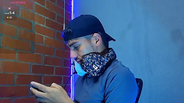 Snapshot of Leandro_valenzuela chatting on 11-28-25, 06:38 Leandro valenzuela online show from 11-28-25, 06:38