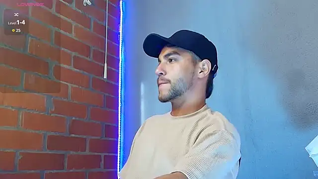 Snapshot of Leandro_valenzuela chatting on 12-02-25, 09:21 Leandro valenzuela online show from 12-02-25, 09:21