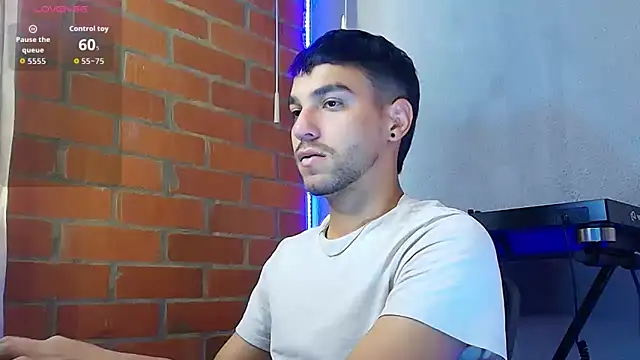 Snapshot of Leandro_valenzuela chatting on 12-13-25, 10:15 Leandro valenzuela online show from 12-13-25, 10:15