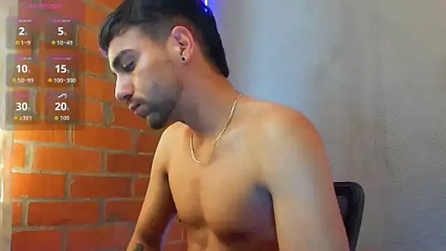 Snapshot of Leandro_valenzuela chatting on 12-15-25, 07:51 Leandro valenzuela online show from 12-15-25, 07:51