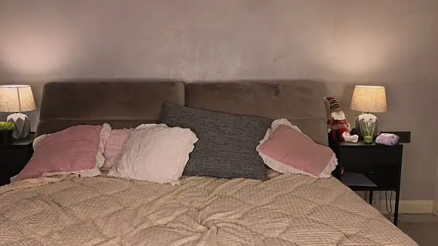 Snapshot of elfinvibes chatting on 01-14-25, 09:13 elfinvibes online show from 01-14-25, 09:13