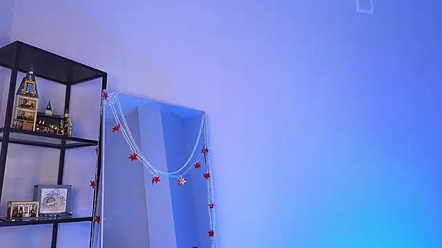 Snapshot of elfinvibes chatting on 02-07-25, 08:22 elfinvibes online show from 02-07-25, 08:22