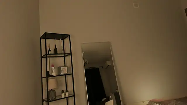 Snapshot of elfinvibes chatting on 11-23-25, 06:35 elfinvibes online show from 11-23-25, 06:35