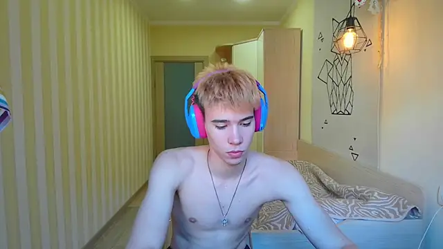 gayGamogey online show from 06-08-26, 02:06