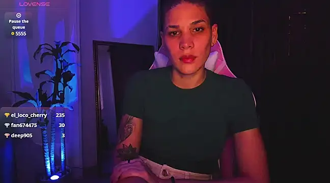Snapshot of Charlee_pink chatting on 12-22-24, 11:20 Charlee pink online show from 12-22-24, 11:20