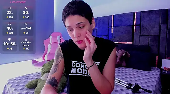 Snapshot of Charlee_pink chatting on 03-10-25, 06:56 Charlee pink online show from 03-10-25, 06:56