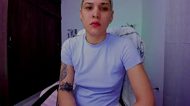 Snapshot of Charlee_pink chatting on 09-26-25, 01:31 Charlee pink online show from 09-26-25, 01:31