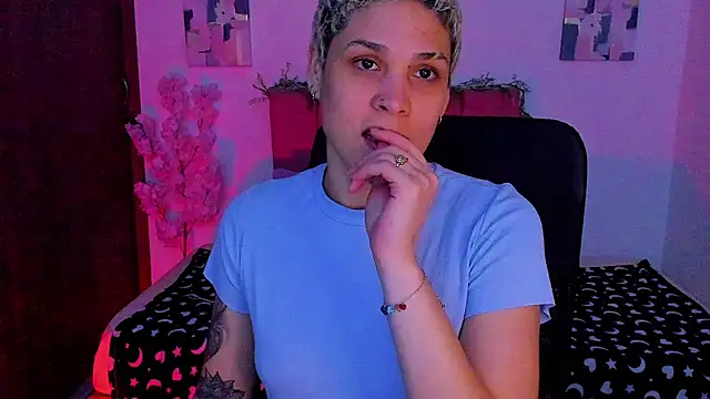Snapshot of Charlee_pink chatting on 10-24-25, 12:41 Charlee pink online show from 10-24-25, 12:41